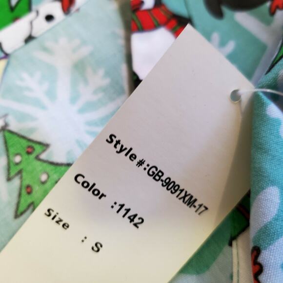 Gabby Brooke Holiday Winter Penguin Scrub Top Size S Pockets NEW Blue & Green - Picture 3 of 12